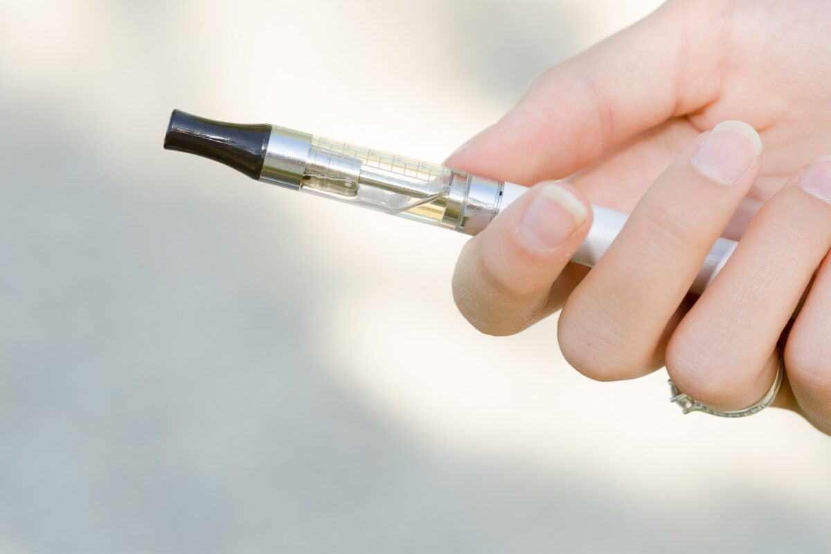 Why Are Disposable Delta 8 Vapes Taking the Vaping Scene by Storm?